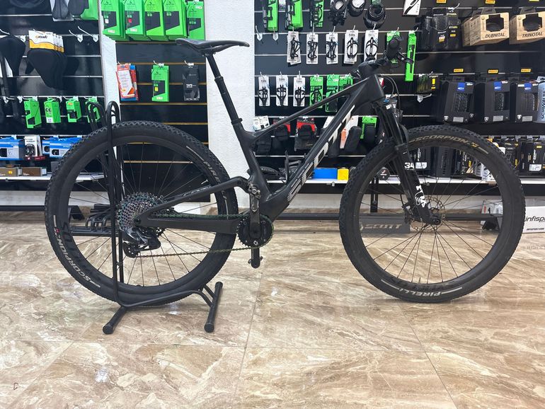 Tweedehands Scott Spark RC Team 2023 2023 Mountainbike — afbeelding 1 van 3