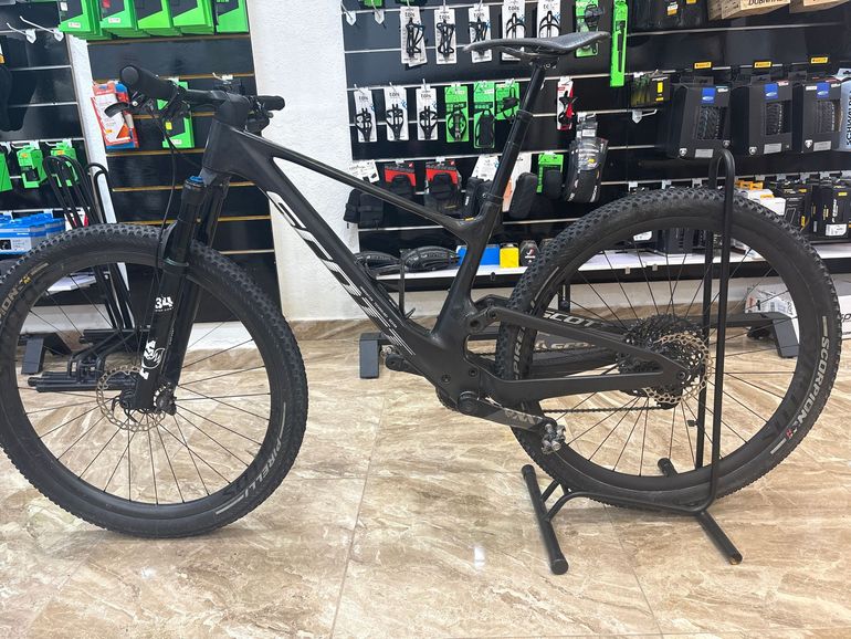 Tweedehands Scott Spark RC Team 2023 2023 Mountainbike — afbeelding 2 van 3