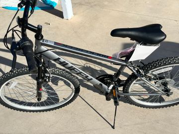 Used Huffy Rock Other Shimano 2026 Mountainbike, Light Gray — image 2 of 5