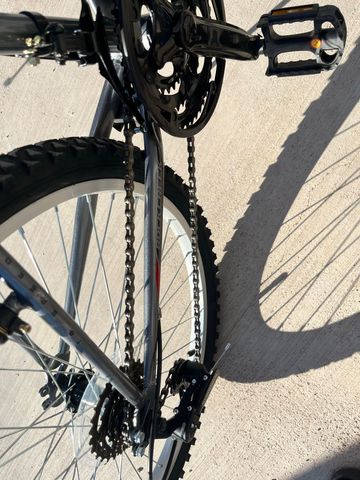 Used Huffy Rock Other Shimano 2026 Mountainbike, Light Gray — image 4 of 5