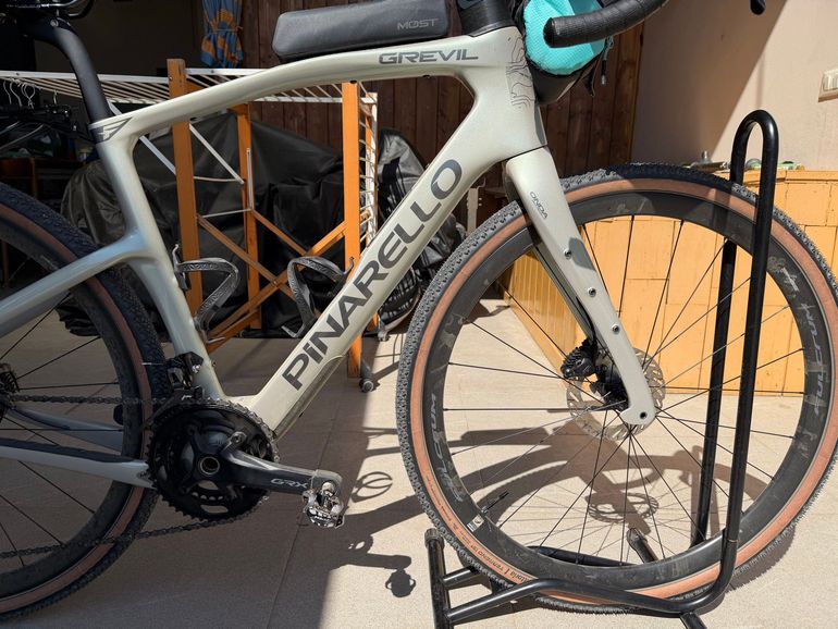 Použité Pinarello GREVIL F1 SHIMANO GRX 610 2026 2026 Road & Gravel — obrázek 1 z 8
