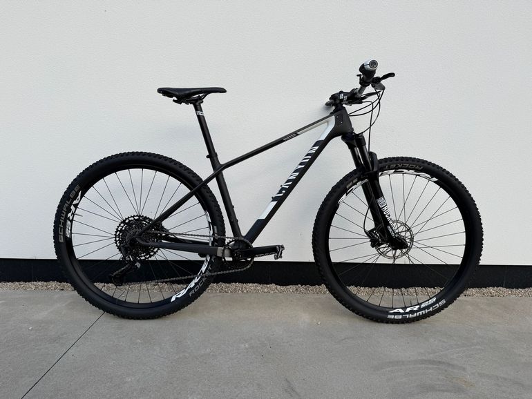 Gebrauchtes Canyon Exceed CF SL 7.0 2020 2020 Mountainbike, Schwarz — Bild 1 von 5