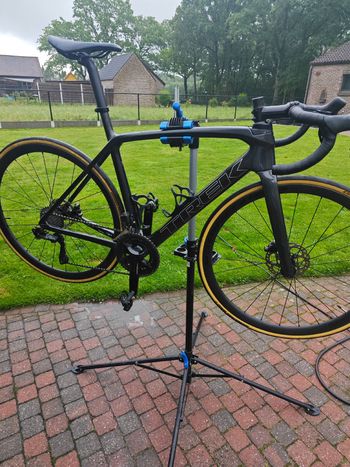 Used Trek Émonda SL 6 Pro Di2 2023 2023 Road & Gravel, Black — image 2 of 9