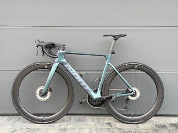 Giant Propel Advanced 1 2025 2025 Road & Gravel d'occasion — image 2 sur 9