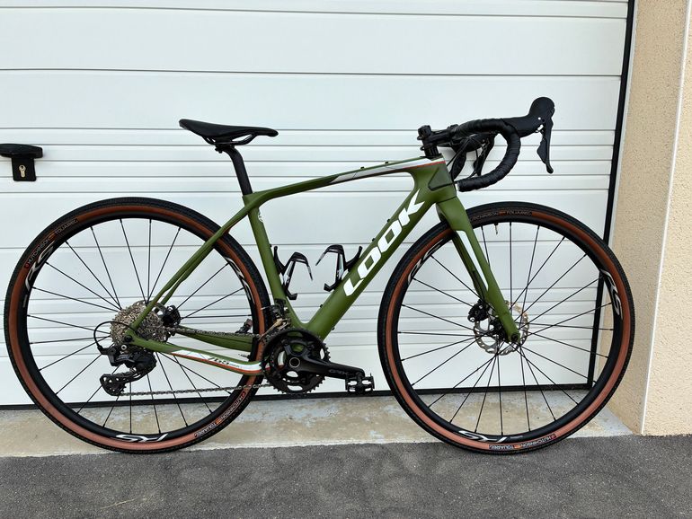 Look 765 GRAVEL Green Mat 2024 2024 Road & Gravel d'occasion — image 1 sur 4