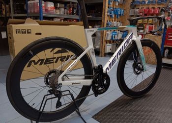 Used Merida REACTO TEAM 2025 2025 Road & Gravel, White — image 3 of 7