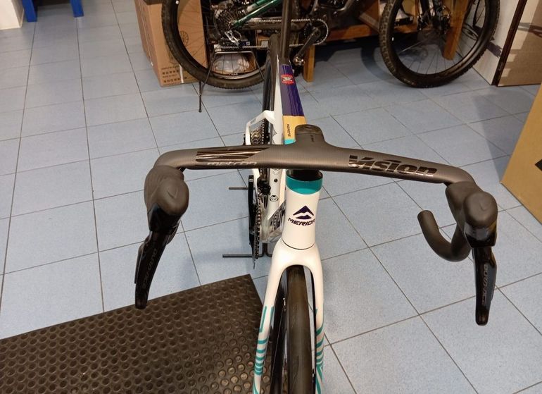 Used Merida REACTO TEAM 2025 2025 Road & Gravel, White — image 4 of 7