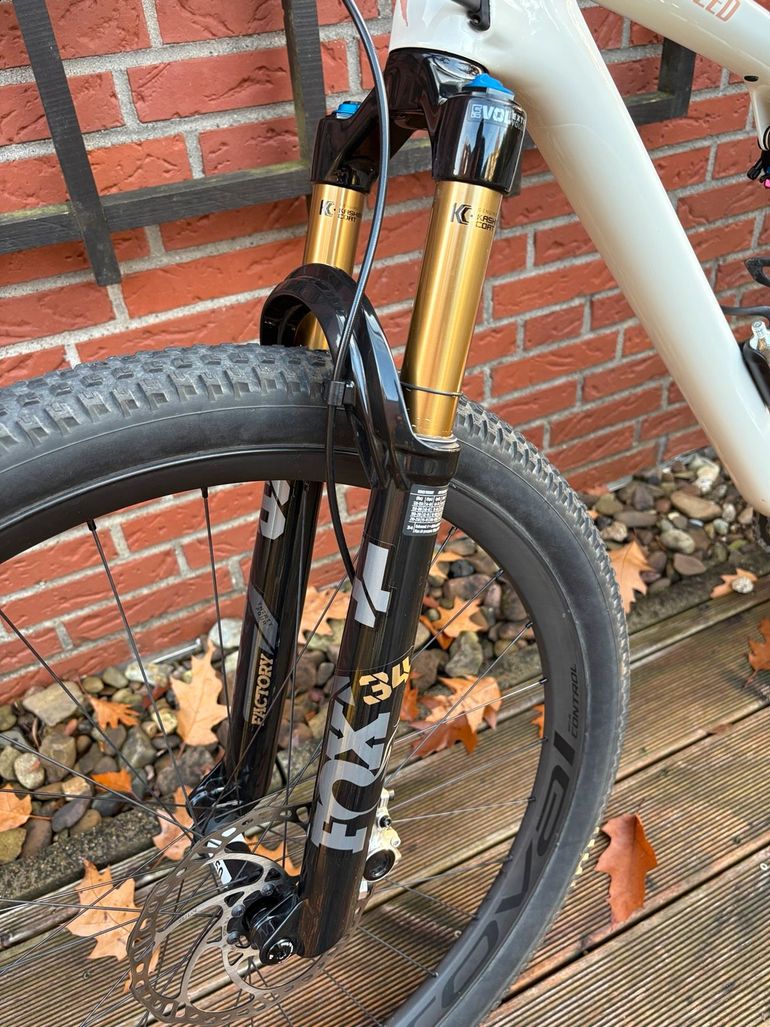 Specialized Epic Evo PRO 2023 Mountainbike d'occasion — image 8 sur 17
