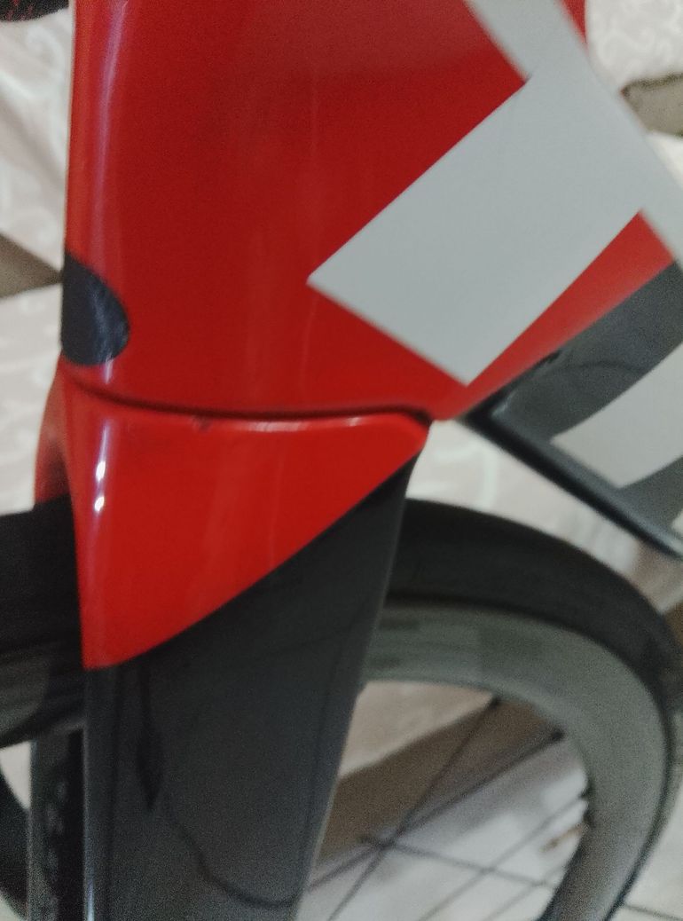 Used Trek Madone SL 6 Di2 2023 2023 Road & Gravel, Red — image 14 of 15