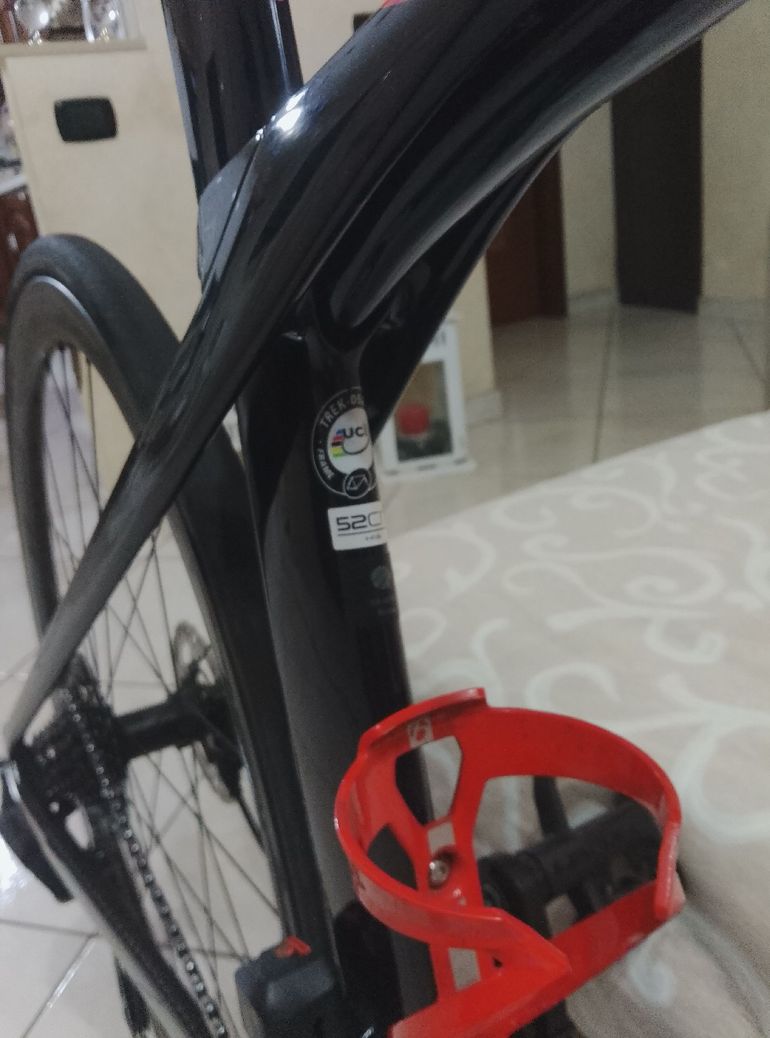 Used Trek Madone SL 6 Di2 2023 2023 Road & Gravel, Red — image 6 of 15
