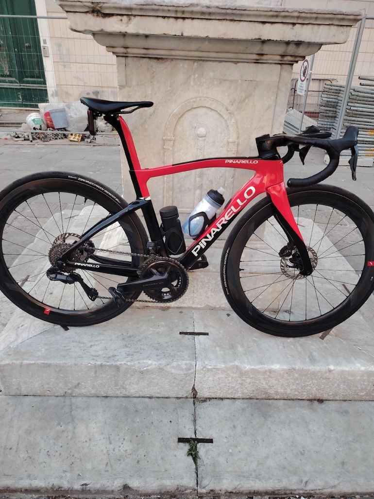Brugt Pinarello F7 ULTEGRA Di2 2024 2024 Road & Gravel — billede 1 af 5