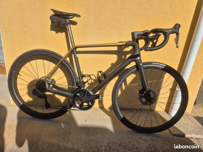 Tweedehands Cervélo R5 Ultegra Di2 2022 2022 Road & Gravel — afbeelding 1 van 3