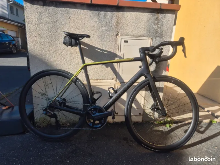 Tweedehands Cervélo R5 Ultegra Di2 2022 2022 Road & Gravel — afbeelding 2 van 3