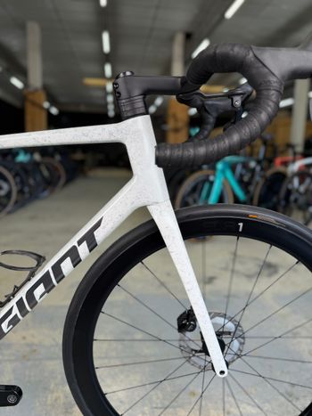 Tweedehands Giant TCR Advanced SL 0 DA 2025 2025 Road & Gravel — afbeelding 3 van 21