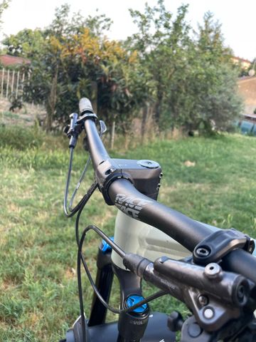 Used Focus JAM 6.9 2022 2022 Mountainbike, White, 29 — image 10 of 11