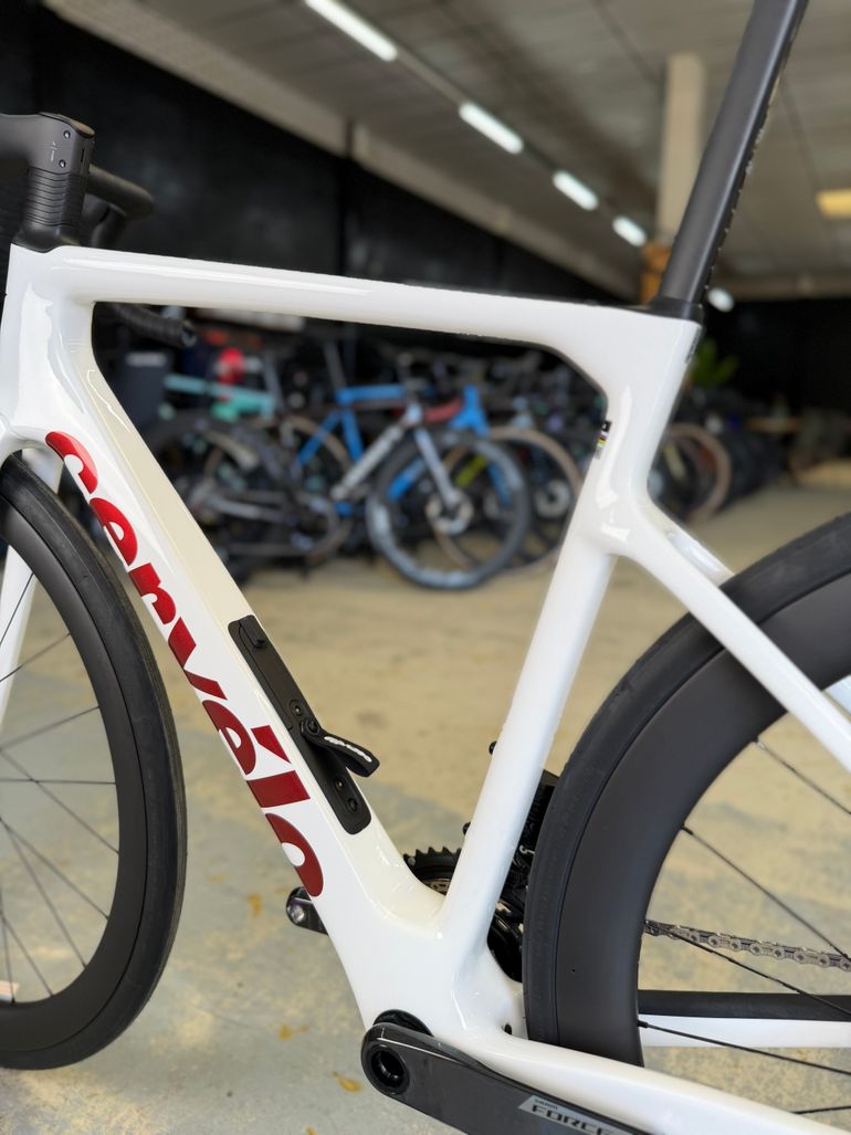 Tweedehands Cervélo Caledonia-5 AXS Carbon 2024 Road & Gravel — afbeelding 23 van 24