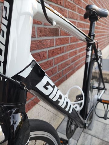 Giant Defy Aluxx 2020 Road & Gravel usato, Nero — immagine 8 di 17