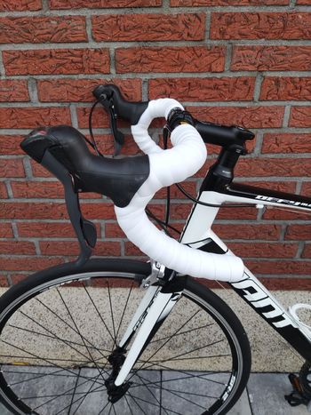 Giant Defy Aluxx 2020 Road & Gravel d'occasion — image 3 sur 17