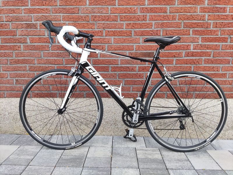 Giant Defy Aluxx 2020 Road & Gravel usato, Nero — immagine 1 di 17