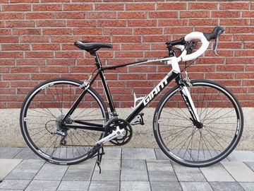 Giant Defy Aluxx 2020 Road & Gravel usato