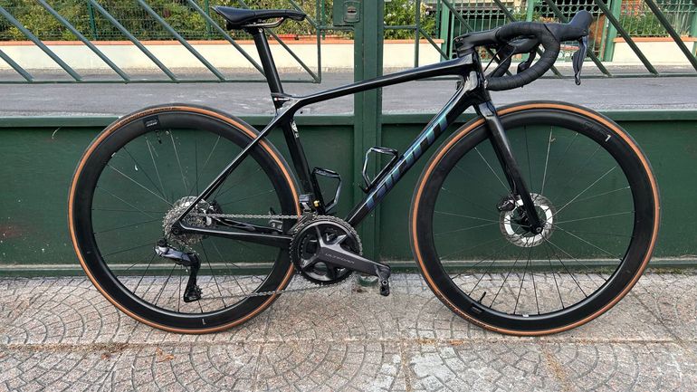 Giant TCR Advanced Pro Disc 0 Ultegra Di2 2022 2022 Road & Gravel d'occasion — image 1 sur 5