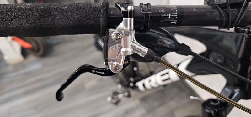 Trek Supercaliber 9.7 2021 2021 Mountainbike de segunda mano, Negro — imagen 4 de 5