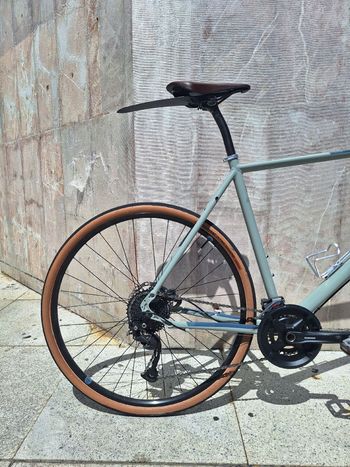 Gebrauchtes Fuji Finest Shimano Alivio 2017 Road & Gravel, Hellgrau — Bild 3 von 13