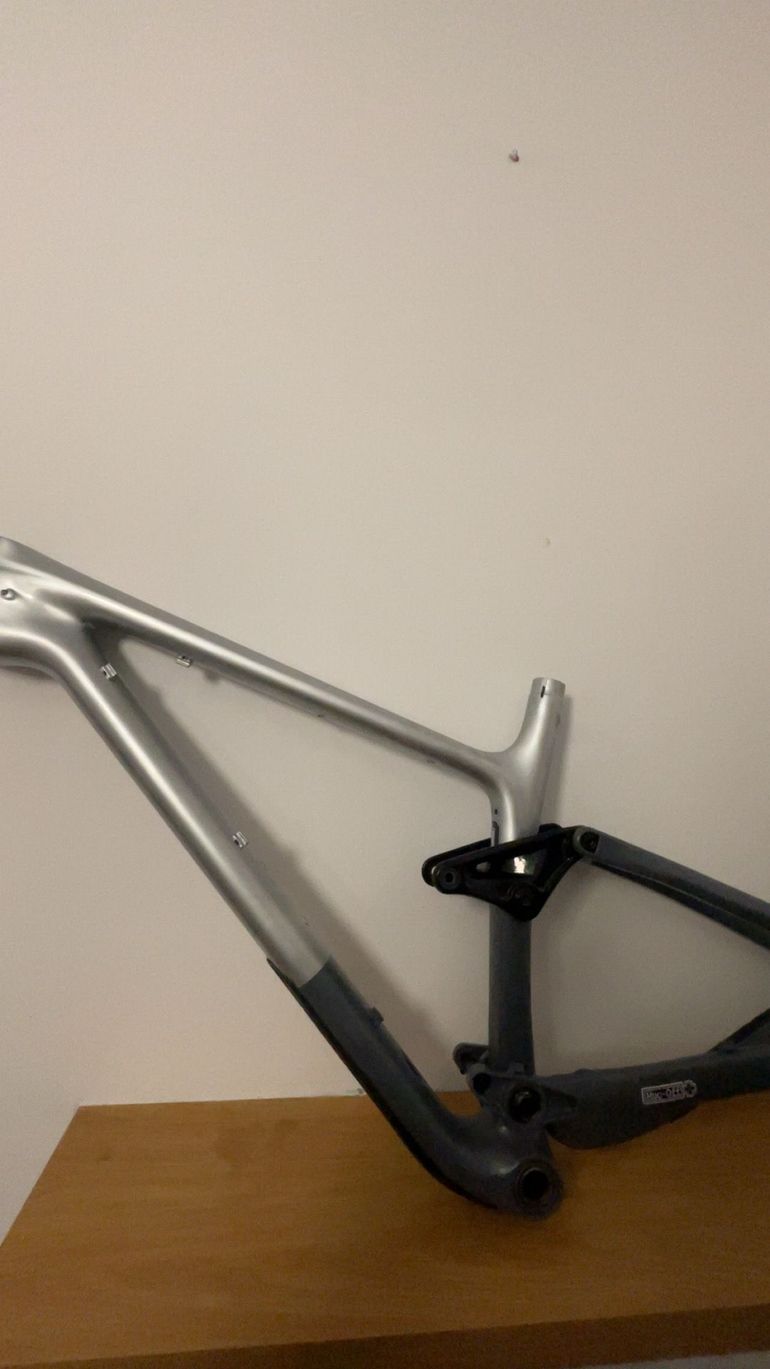 Used Trek Fuel EX 9.8 29 2017 Frameset 2017 Mountainbike, Light Gray, 29 — image 2 of 11