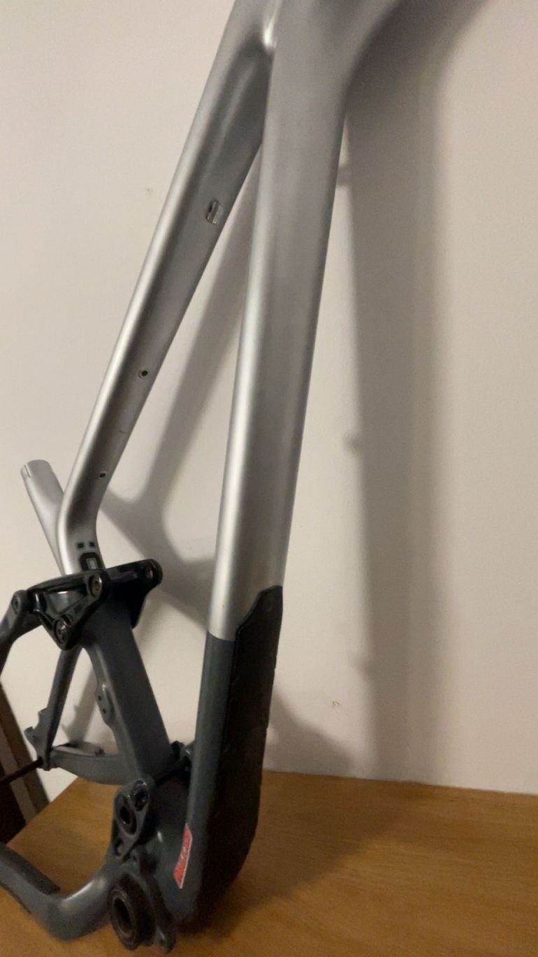 Used Trek Fuel EX 9.8 29 2017 Frameset 2017 Mountainbike, Light Gray, 29 — image 11 of 11