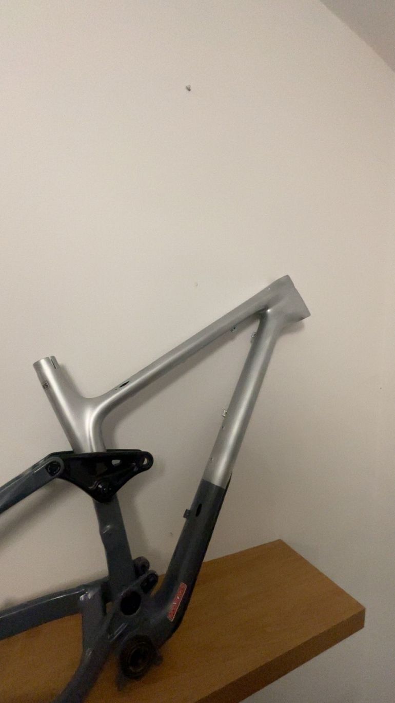 Used Trek Fuel EX 9.8 29 2017 Frameset 2017 Mountainbike, Light Gray, 29 — image 6 of 11