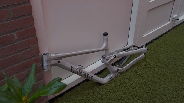 Canyon torque al Custom Frameset 2024 Mountainbike de segunda mano, Gris claro — imagen 18 de 20