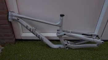 Canyon torque al Custom Frameset 2024 Mountainbike de segunda mano, Gris claro — imagen 2 de 20