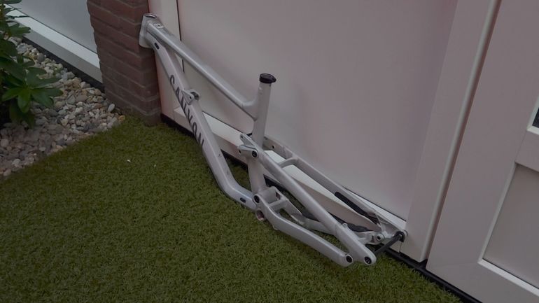 Canyon torque al Custom Frameset 2024 Mountainbike de segunda mano, Gris claro — imagen 19 de 20