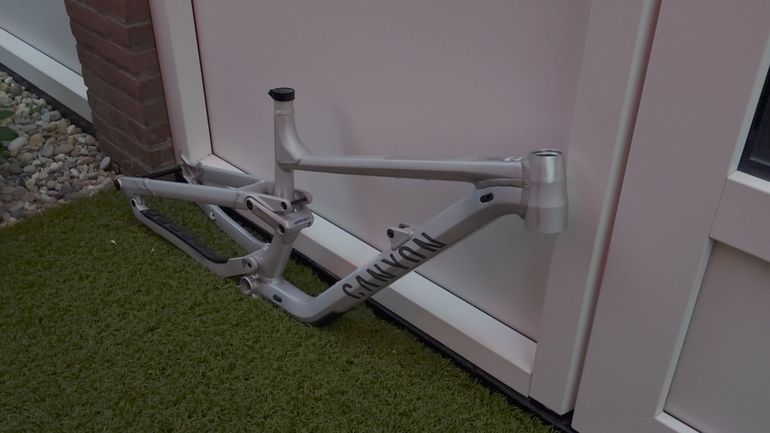 Canyon torque al Custom Frameset 2024 Mountainbike de segunda mano, Gris claro — imagen 15 de 20