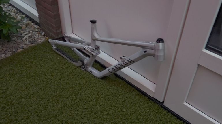 Canyon torque al Custom Frameset 2024 Mountainbike de segunda mano, Gris claro — imagen 10 de 20