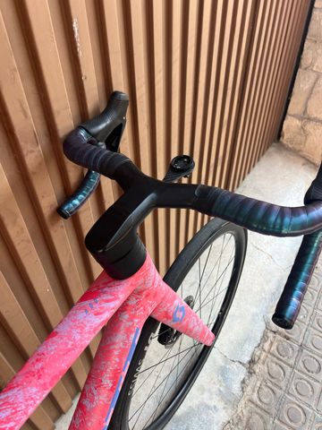 Używany Scott Addict RC Pro 2023 2023 Road & Gravel — zdjęcie 4 z 6