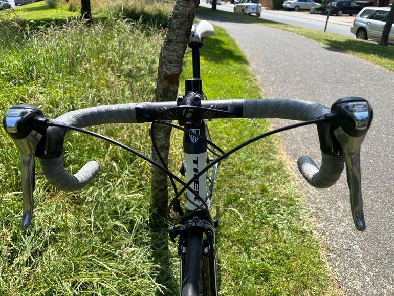 Gebrauchtes Trek 1.5 H2 (Compact) 2013 2013 Road & Gravel, Weiß — Bild 10 von 14