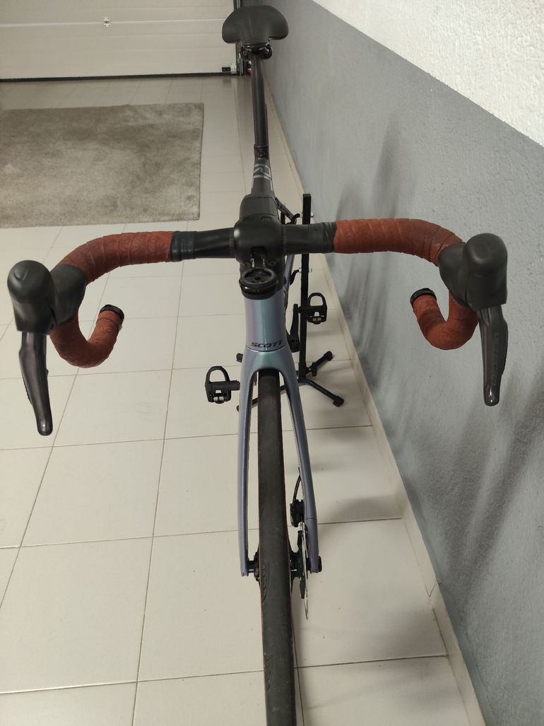 Scott Addict Shimano Ultegra Di2 2024 Road & Gravel de segunda mano, Gris claro — imagen 6 de 10