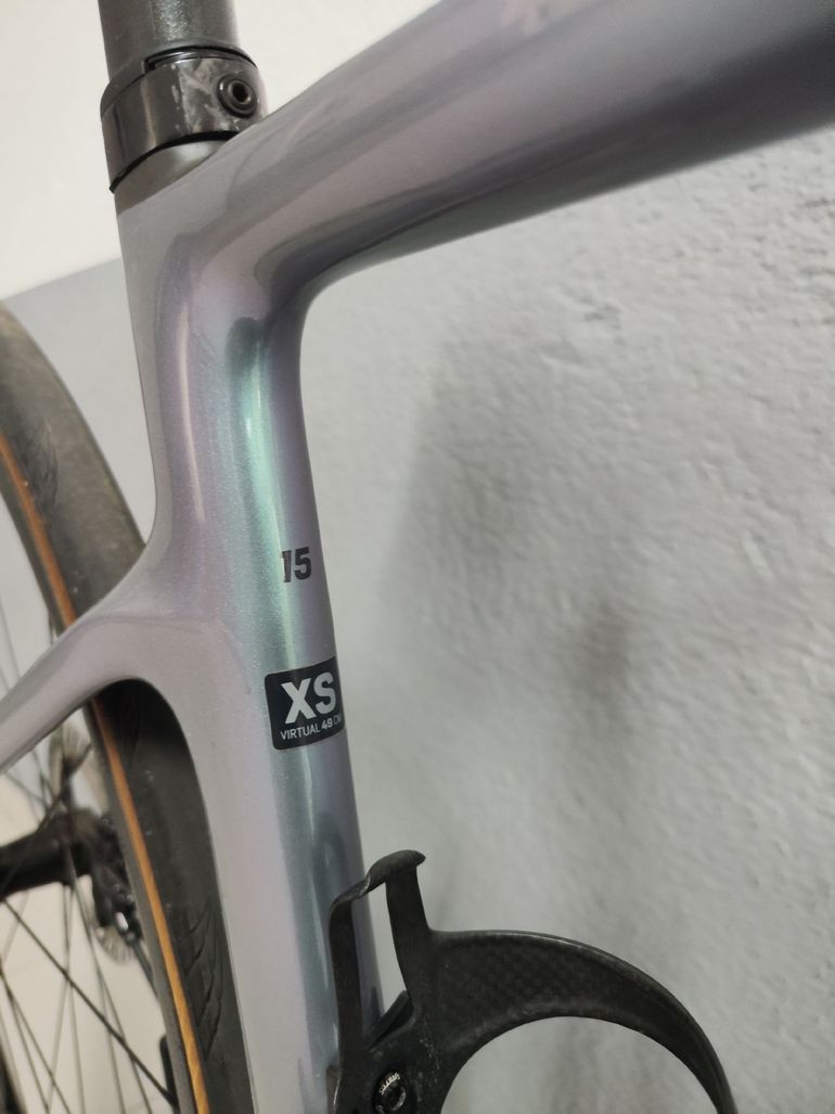 Scott Addict Shimano Ultegra Di2 2024 Road & Gravel de segunda mano, Gris claro — imagen 3 de 10