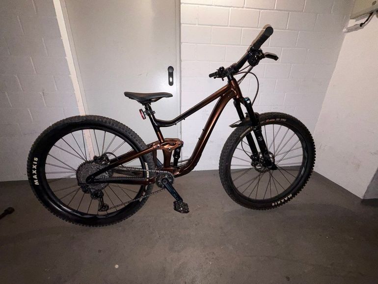 Used Giant Trance 29 1 2022 2022 Mountainbike, Black, 29 — image 1 of 4
