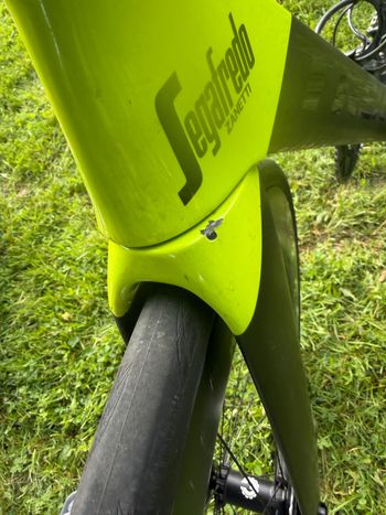 Used Trek Madone SL 6 2020 2020 Road & Gravel, Green — image 6 of 6