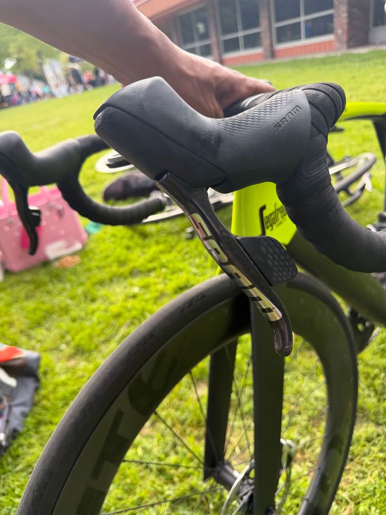 Used Trek Madone SL 6 2020 2020 Road & Gravel, Green — image 4 of 6