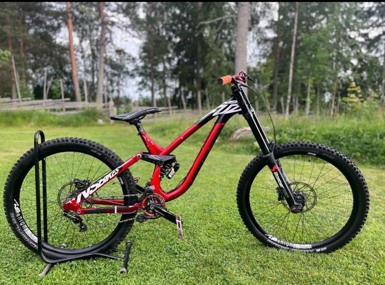 NS Fuzz 2 2018 2018 Mountainbike de segunda mano, Rojo — imagen 2 de 4