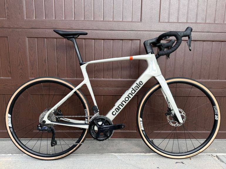 Used Cannondale Synapse Carbon 4 2025 2025 Road & Gravel, Light Gray — image 1 of 9