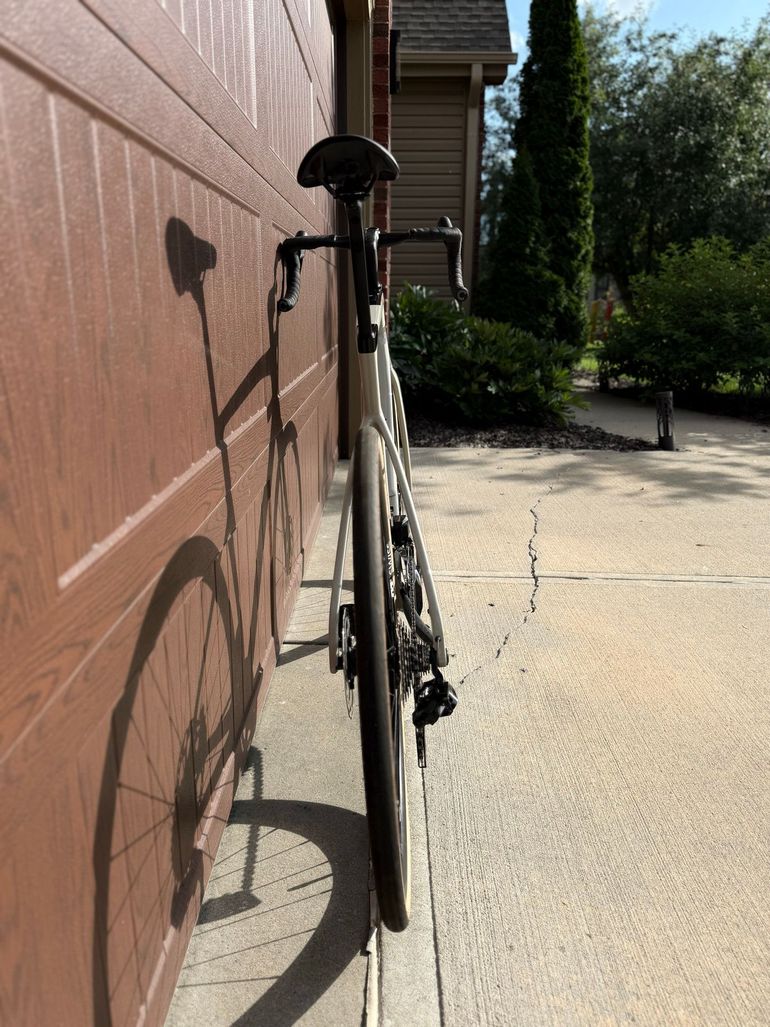 Used Cannondale Synapse Carbon 4 2025 2025 Road & Gravel, Light Gray — image 8 of 9