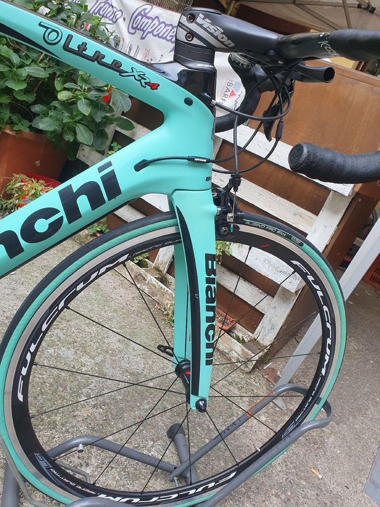 Used Bianchi Oltre XR.4 Dura Ace 2017 2017 Road & Gravel, Green — image 3 of 5