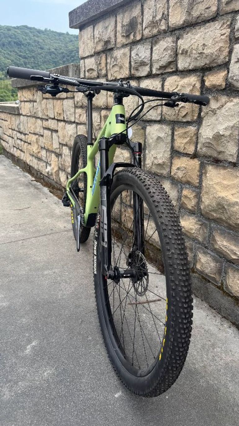 Tweedehands Santa Cruz HIGHBALL S / Carbon C / 29 2022 2022 Mountainbike — afbeelding 2 van 4