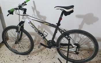 Gebrauchtes Orbea Custom Shimano Deore 2016 Mountainbike, Weiß — Bild 2 von 3
