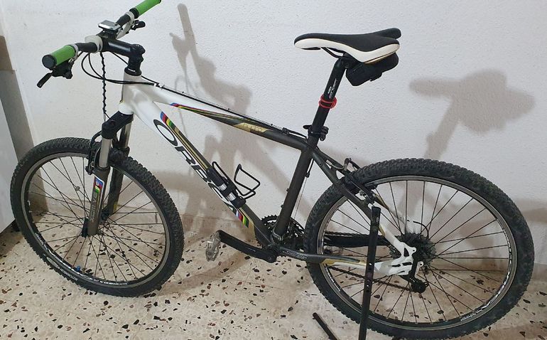 Gebrauchtes Orbea Custom Shimano Deore 2016 Mountainbike, Weiß — Bild 2 von 3