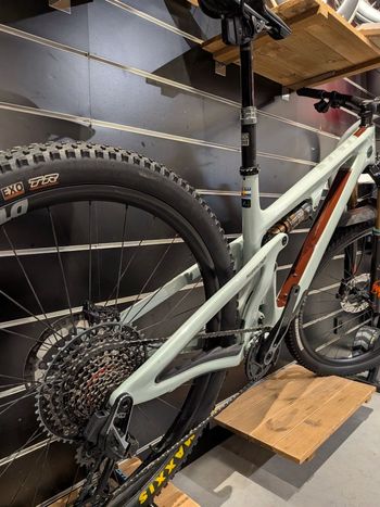 Yeti SB 120 T Series 2024 Mountainbike d'occasion — image 3 sur 3